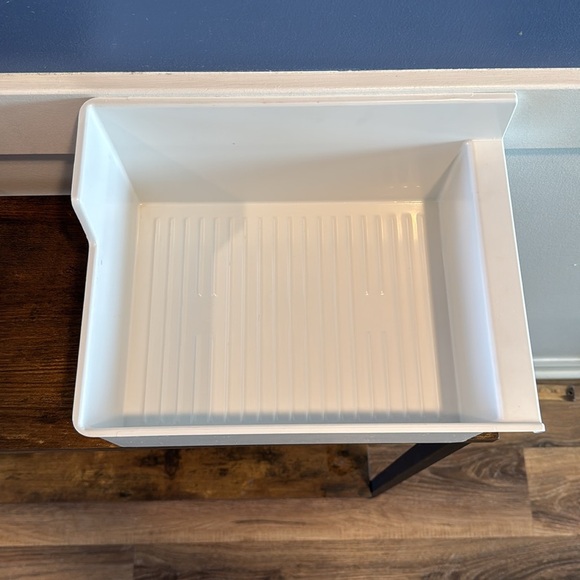 Frigidaire Refrigerator replacement Ice Maker Bucket Cube Tray (12x9, 5" deep) - Picture 2 of 14